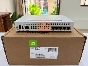 FG-40F-BDL-950-12 FortiGate-40F Hardware plus 1 Year 24x7 FortiCare and FortiGuard Unified Threat Protection